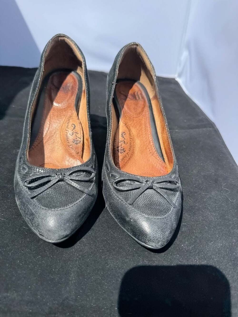 Sofft Black Leather Bow Pointed Toe Heels womans 6.5